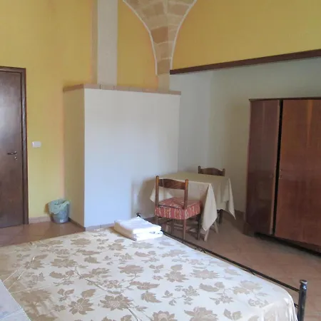 Largo Fontana Panzió Leverano