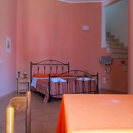 Largo Fontana ليفيرانو